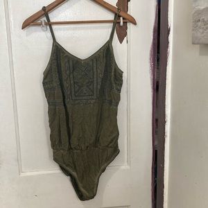 Knox Rose Batik Embroidered Women’s Bodysuit size M